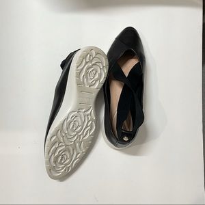 Taryn Rose walking shoes size 7.5 black